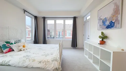 Beautiful 5- Bedroom Boho-Chic Townhouse at Richmond Hill