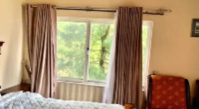 Beautiful 3 bedroom furnished Apartment facing towards the mountains 訥提亞格利酒店