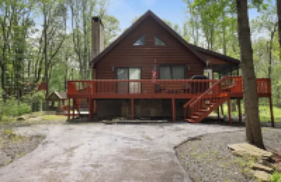 Welcome to The Chalet Getaway in the Hideout!