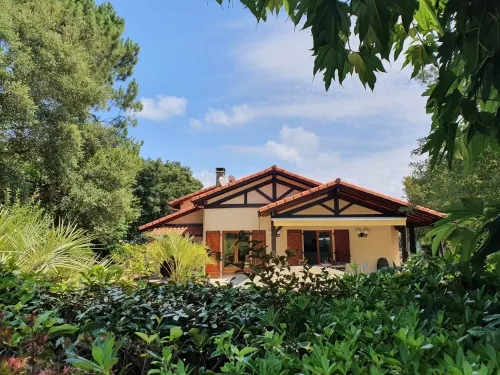 Duplex gite close to the ocean and the village of Vieux Boucau فنادق في Soustons