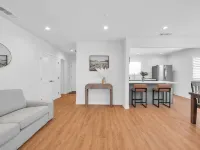 Glendora Route 66 Home Newly Renovated Spacious 4-bedroom with 6 bathrooms Hotels in Glendora