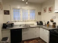 Spacious, Quiet, Peaceful One Bedroom Retreat -10 mins from UOP,  Lodi Wineries!