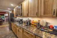 Idle Awhile Cabin on 36 Acres – Luxury Meets Historic Charm in the Ozarks
