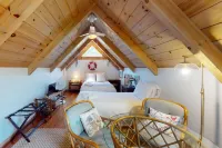 Waterfront Access and Screened Porch - Charming Nature Retreat 禿頭島住宿飯店