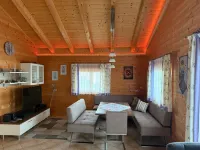 Vacation home in a quiet location with a view of Lake Millstättersee. Các khách sạn ở Gemeinde Ferndorf