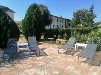 Renovated Tuscan-style country house