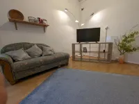 Geräumiges Doppelzimmer mit Bad und Tee/kaffeeecke, Schlafcouch, Zentral Gelegen