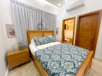 Luxury Villa with Heated Private Pool near the Beach-Bars-Restaurants Hotels in 