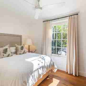 Luxurious Cape Dutch Villa in Franschhoek with Private Pool Rooms