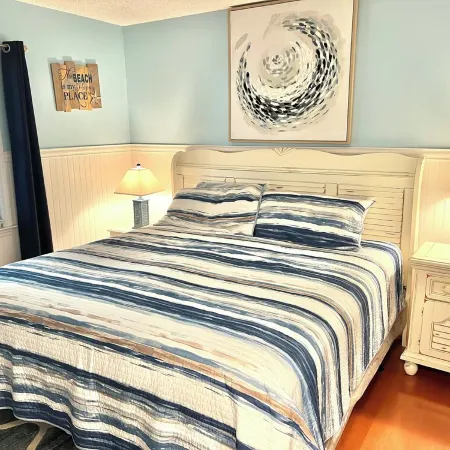North Topsail Beach Villa Capriani Two Bedroom Oceanview Condo w/ Linens