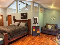 Gorgeous 6-bedroom, 5 bath house with magnificent view of the river in Ft Pierre Hotels in Stanley County