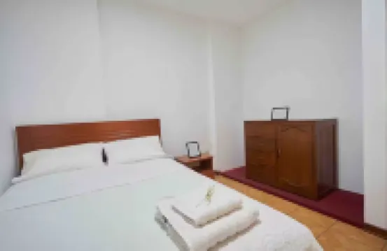 Amplio y en Céntrica Urbanización, segundo piso