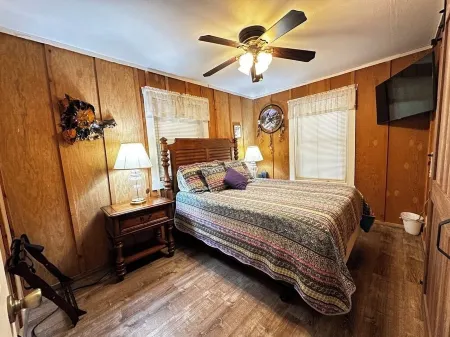 Charming 2-bedroom house in peaceful Cloudcroft with WiFi