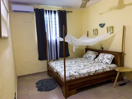 3-bedroom apartment 5 minutes from the beach Отели рядом с достопримечательностью «Kiddo Land»