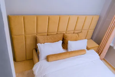 Beautifully furnished master en-suite 3- bedroom apartment  호텔