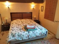 180m2 villa, 3 bedrooms, 3 bathrooms, air-conditioned, covered terrace, barbecue, swimming pool. Hôtels à : Collobrières