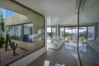 Charming 4-bedroom villa with AC and WiFi in fabulous Taghazout 아바뚜와 호텔