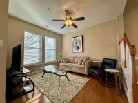 Charming Modern Townhouse - Chapel Hill Hotels in Carrboro