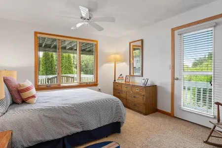 Beach Getaway - Spacious Katama Beach House