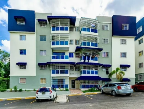 Spacious 3-bedroom apartment with AC, WiFi in vibrant Santo Domingo