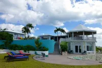Neptune Cove 5 Bedroom Home - parking