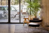 Monochrome - by Loginn Tel-Avivian Hotels - Ramah Hewan Peliharaan