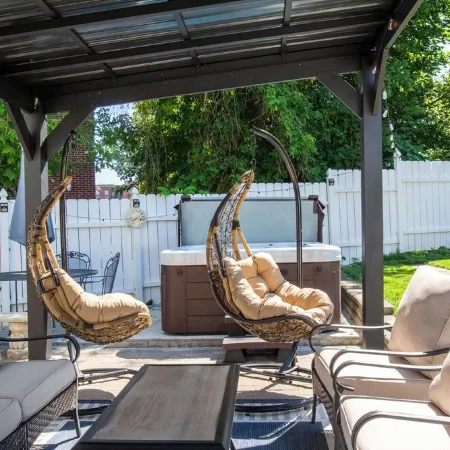Spacious 4-bedroom house with plenty of amenities in Downtown Albany