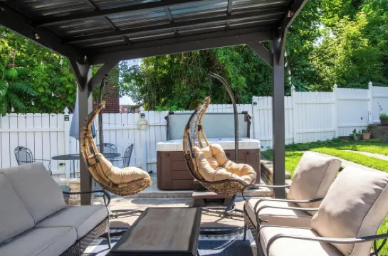 Spacious 4-bedroom house with plenty of amenities in Downtown Albany