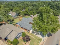 Chic 4BR Retreat with Big Backyard and Outdoor Dining Spaces