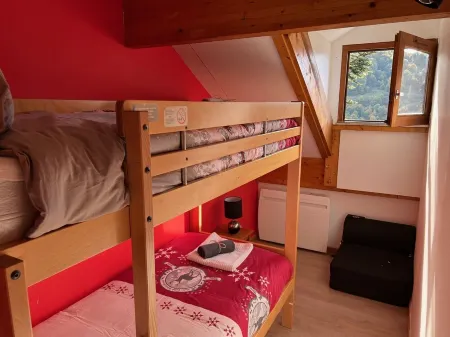 4 Chambres: 85 m2 + 35 m2 de Terrasse sur les Pistes: de 8 a 12 Personnes