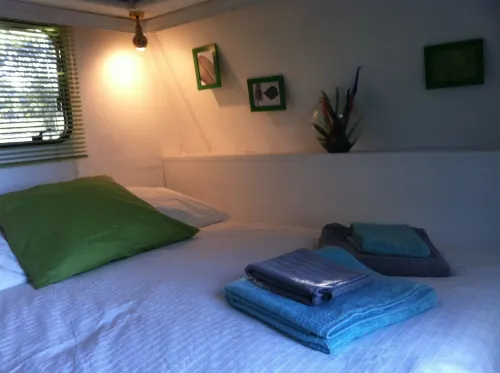 Seul Dans la Nature Sans Voisin, Caravane Tout Confort Hotels in Arpaillargues-et-Aureillac