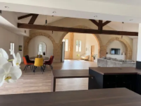 Splendid apartment in Orange town center