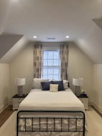 Home Away From Home in Falls Church Отели рядом с достопримечательностью «Иден Сентер»