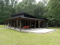 Cozy cabin in tranquil Dunlap with WiFi. Close to Fall Creek Falls state park.