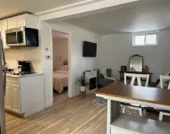 A unique and tranquil getaway at a cozy garden level apartment Hotels in Bethlehem