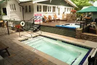 Huff House Inn and Cabins