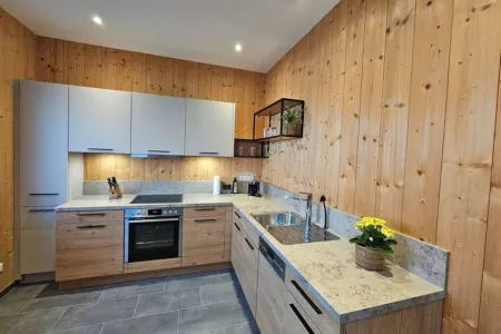 Living naturally in an organic wooden house Отели рядом с достопримечательностью «Naturfreibad Zellersee»