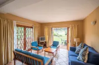 Escape to Our Coastal Oasis: Your Home Away from Home, Just Steps from the Beach Hotels in Ndlambe Local Municipality