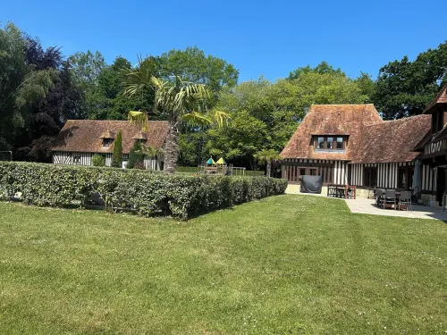 Exceptional estate of 2 Norman houses Hotels in Saint-Arnoult