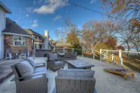 Modern Lake House 4 Bed 3 Bath Breathtaking Views