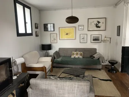 Maison Proche Paris Est Отели в г. Баньоле