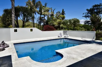 WAINUI GARDEN HIDEAWAY a little gem in a garden oasis.  호텔