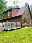 Rustic Log Home, 2 Bedroom with loft, Quiet and Secluded.