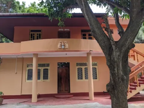 Lovely 4 bedroom top floor home in Kokkuvil East, Jaffna, Sri Lanka Hotels in 