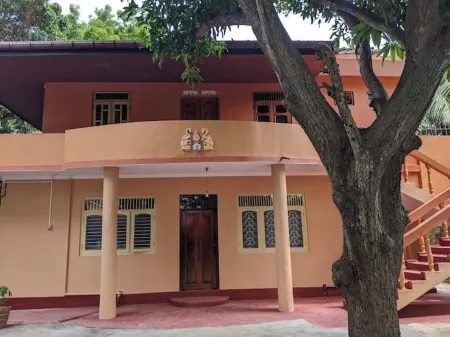 Lovely 4 bedroom top floor home in Kokkuvil East, Jaffna, Sri Lanka Отели рядом со станцией Jaffna Railway Station