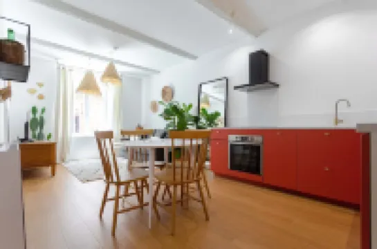 Large 1BR - 100m sea - Free Parking - First Floor