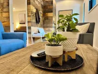 Revitalized Firehouse Retreat in Downtown Shelburne Falls. Walk to Everything! Hotels in Shelburne Falls