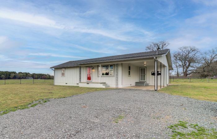 Historic Greers Ferry Home < 2 Mi to Shiloh Marina
