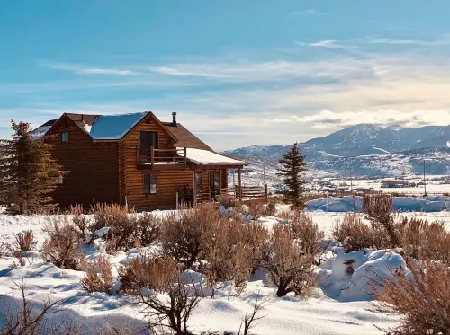 LOG HOME PRIVACY! STUNNING VIEWS ~ 8 MIN TO SKI~ TRAILS ON THE PROPERTY Hotel di Silver Summit
