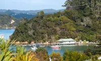 Black Bach Hotels in Russell